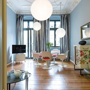  Apartment Brilliant